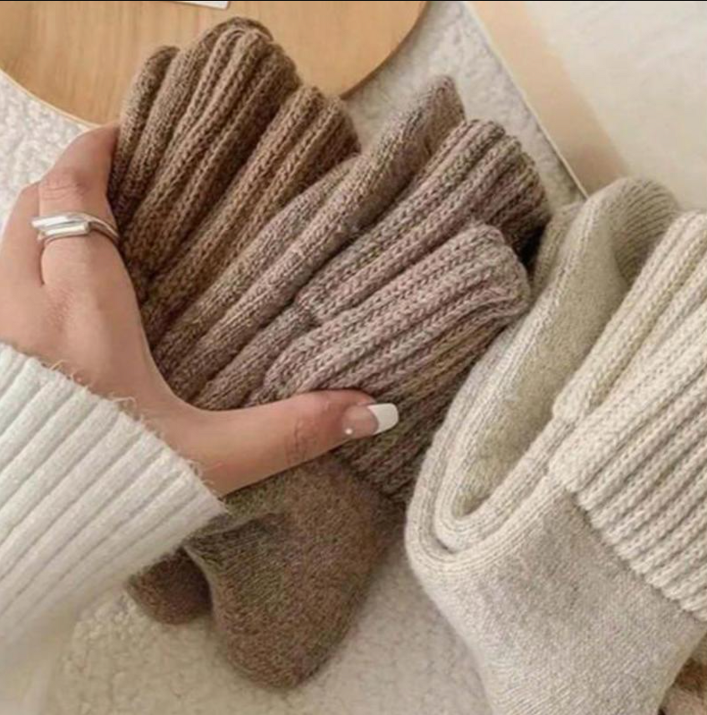 Women's Cozy Mid-calf Socks - Perfect for Fall