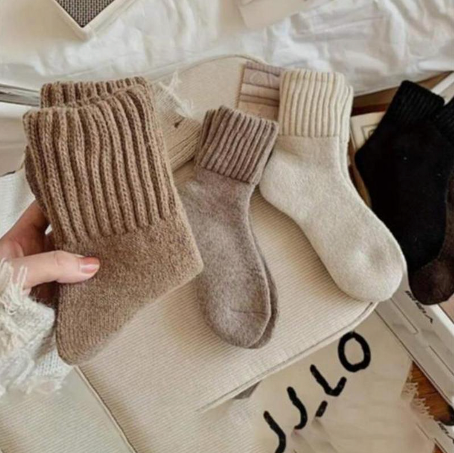 Women's Cozy Mid-calf Socks - Perfect for Fall